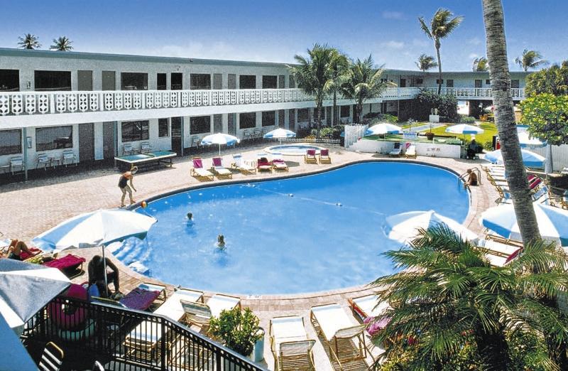 Travelodge Monaco Beach Resort 阳光岛滩 外观 照片