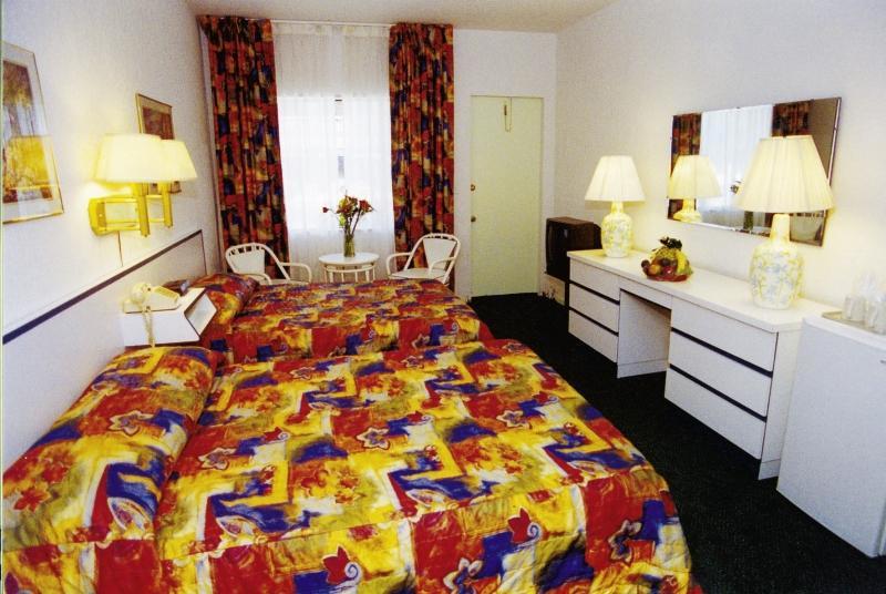 Travelodge Monaco Beach Resort 阳光岛滩 外观 照片
