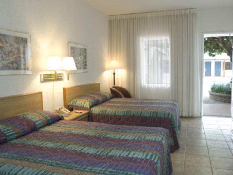 Travelodge Monaco Beach Resort 阳光岛滩 外观 照片
